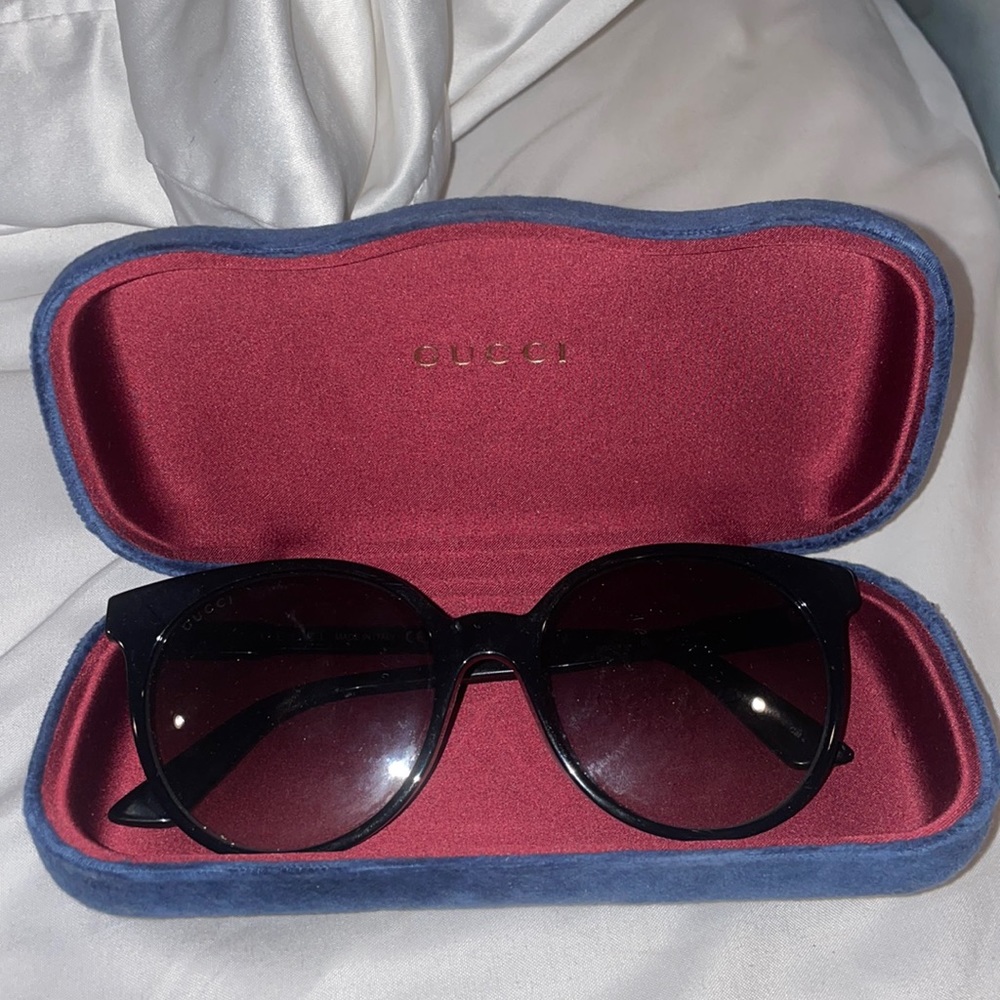 Black Gucci glasses